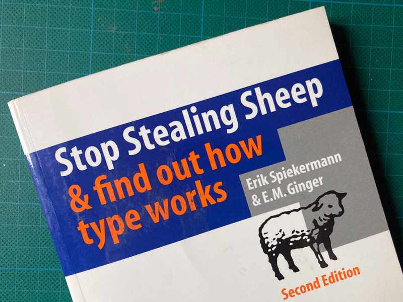 Erik Spiekermann e E. M. Ginger: Stop Stealing Sheep. Copertina del libro della Biblioteca Amnesia