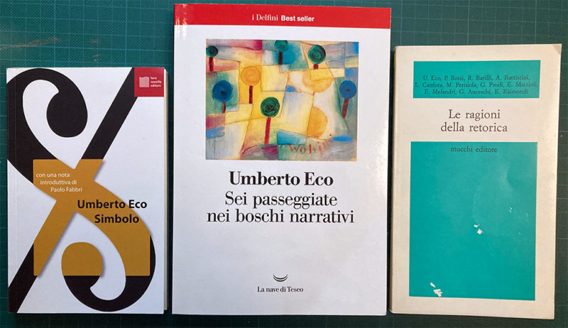 Libri di Umberto Eco: Simboli; Sei passeggiate nei boschi narrativi, Le ragioni della retorica. Copertine dei libri della Biblioteca Amnesia